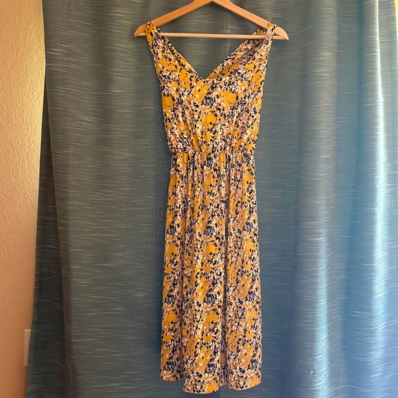 Maternity Sleeveless Floral Sun Dress Wrinkle Resistant - Picture 2 of 5